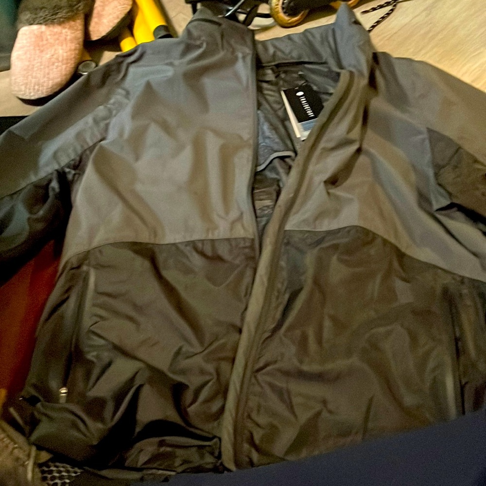 Super lightweight brand new TRAJECTORY  windbreaker